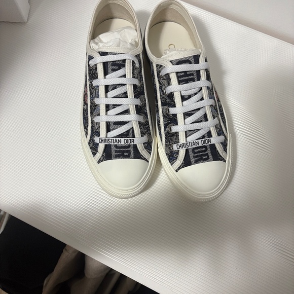 Christian Dior Sneakers - Picture 1 of 5